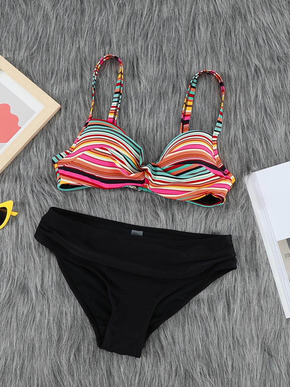 Push-Up-Bikini-Zweiteiler mit buntem Streifenmuster und Leopardenmuster