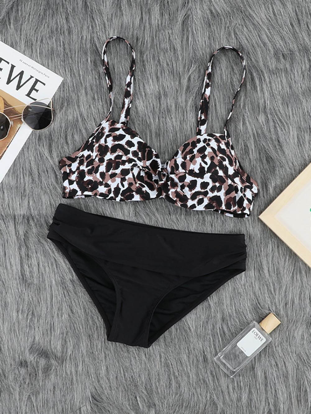 Push-Up-Bikini-Zweiteiler mit buntem Streifenmuster und Leopardenmuster