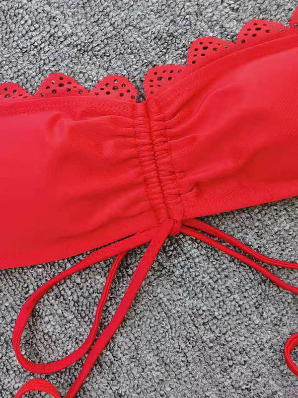 Einfarbiger Bandeau-Bikini mit Schnürung und Kordelzug an der Seite 