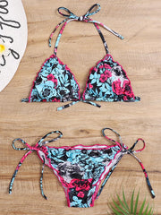 Rückenfreier Bikini mit Blumenmuster, Neckholder, Dreiecken und seitlicher Schnürung 