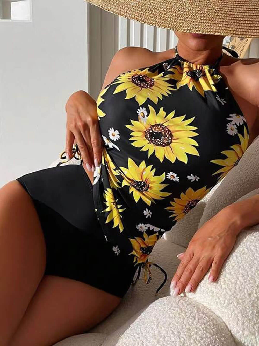 Tankini-Set mit Neckholder und Kordelzug und Sonnenblumen-Print