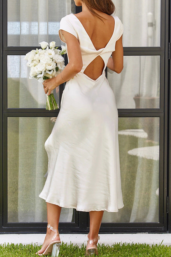 Ivana – Midi-Maxikleid aus Satin mit verdrehter Rückseite und Cut-Out