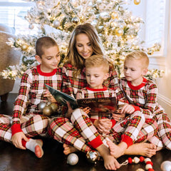 Passendes Familien-Pyjama-Set mit Schottenmuster in verschiedenen Farben (mit Hundekleidung)