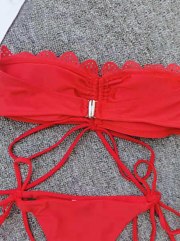 Einfarbiger Bandeau-Bikini-Badeanzug mit Knoten und Schlitz 