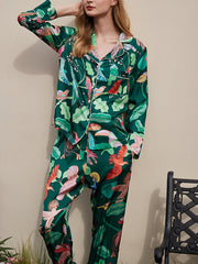 Grünes Pyjama-Set aus Seide mit Papageien-Print