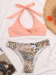 Bikini-Badeanzug mit Leopardenmuster, Neckholder und Schlitz in Blockfarben 