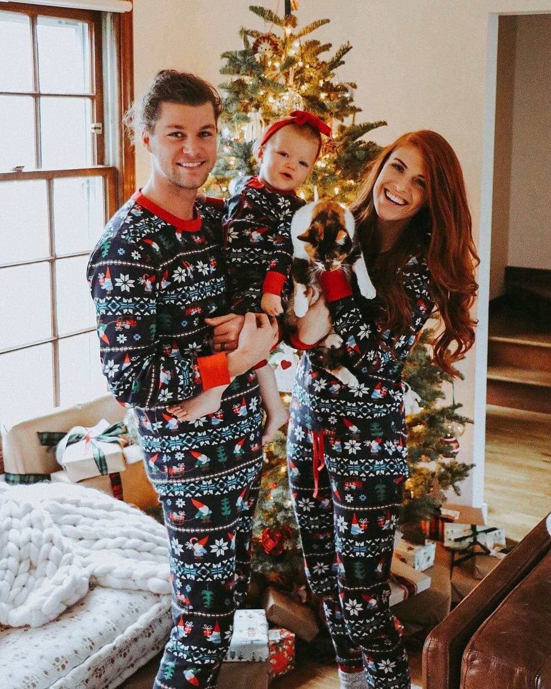 Niedliche Pyjama-Sets für die ganze Familie mit Weihnachtsmann- und Schneeflocken-Print