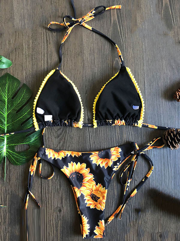 Bikini-Badeanzug mit Spitzenbandage, Dreiecken und Schlitz und Sonnenblumen-Print 