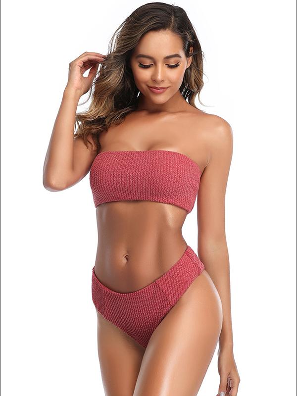 Einfarbiger Bandeau-Bikini-Badeanzug mit Schlitz 