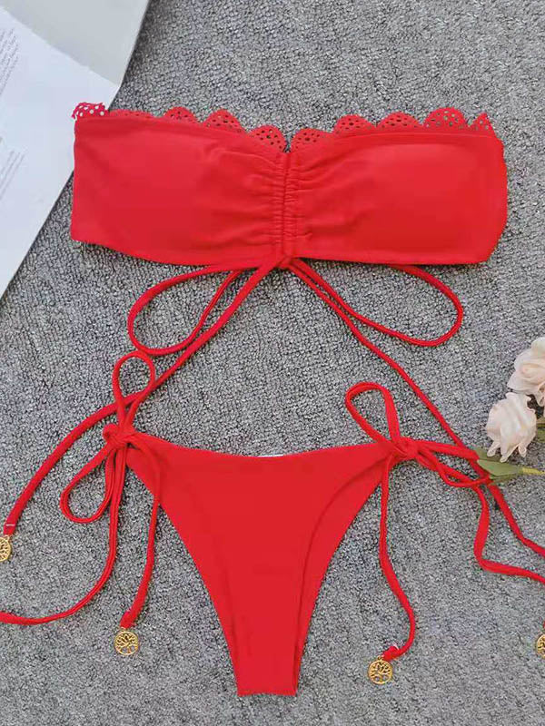 Einfarbiger Bandeau-Bikini-Badeanzug mit Knoten und Schlitz 