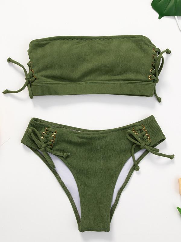 Einfarbiger Bandeau-Bikini-Badeanzug mit Knoten und Schlitz 