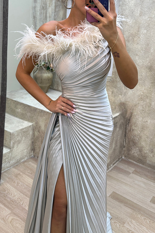 Looking Spectacular Pleated Feather Trim One Shoulder Slit Maxi Dress