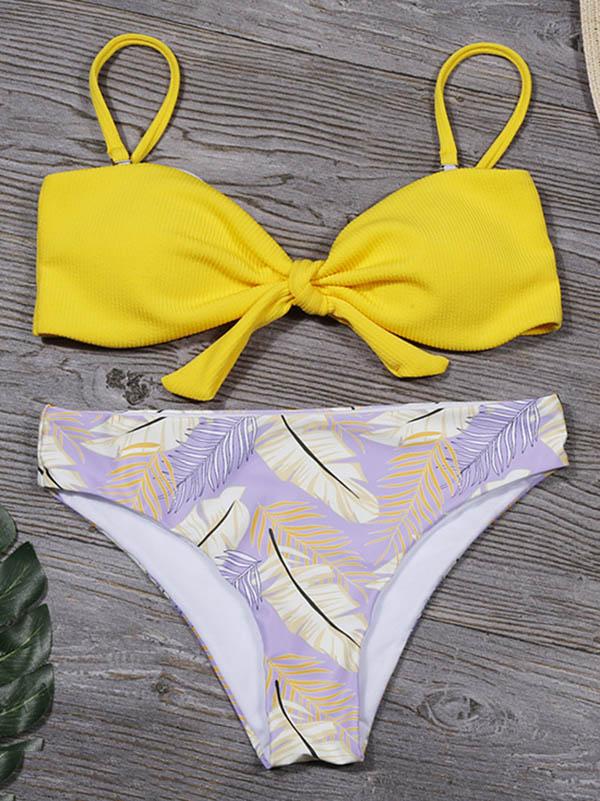 Bandeau-Bikini-Badeanzug mit Blumenmuster und Farbblockdesign und Knoten 