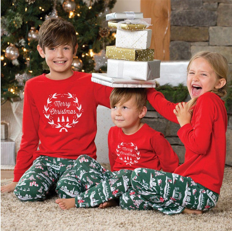 Christmas Wreath Fmalily Matching Pajamas Sets