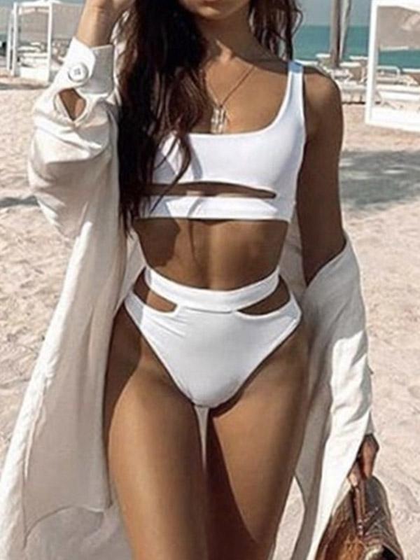 Einfarbiger, asymmetrischer Bikini-Badeanzug mit Schlitz 