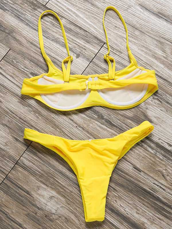 Einfarbiger Bikini-Badeanzug mit geteiltem Schnitt und Bügel 