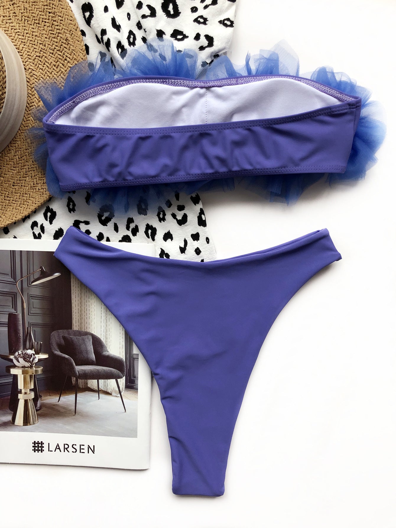 Bandeau-Bikini aus Tüll mit Rüschen 