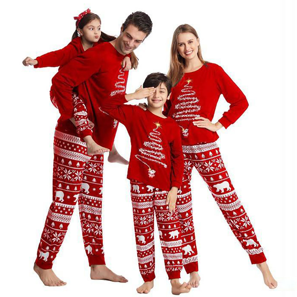 Passendes Familien-Pyjama-Set mit Weihnachtsbaum 