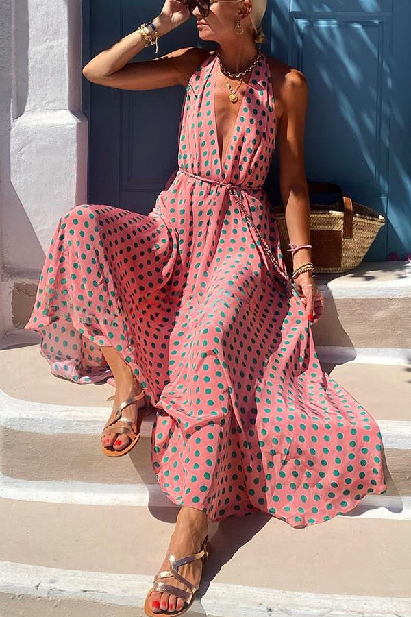 Vacay Mood Swing-Maxikleid mit Polka-Dots-Print hinten und Schnürung