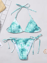 Sexy Bikini-Badeanzug mit Schlitz und Batikmuster 