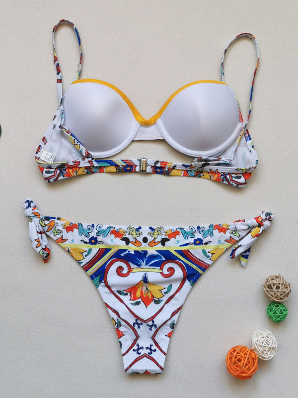 Bikini-Bademode mit Bügel und Blumenmuster, seitlich gebunden 