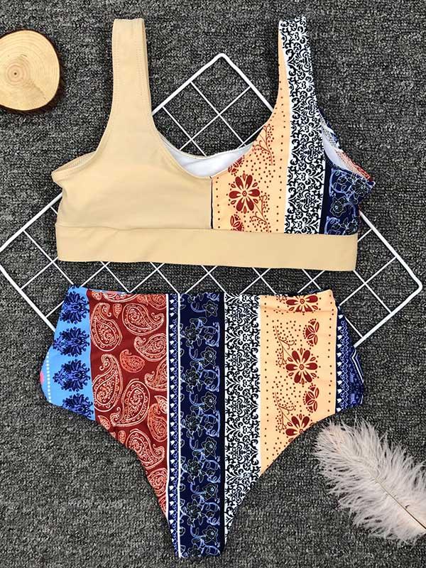 Bikini-Badeanzug mit asymmetrischem Schlitz und Vintage-Print 