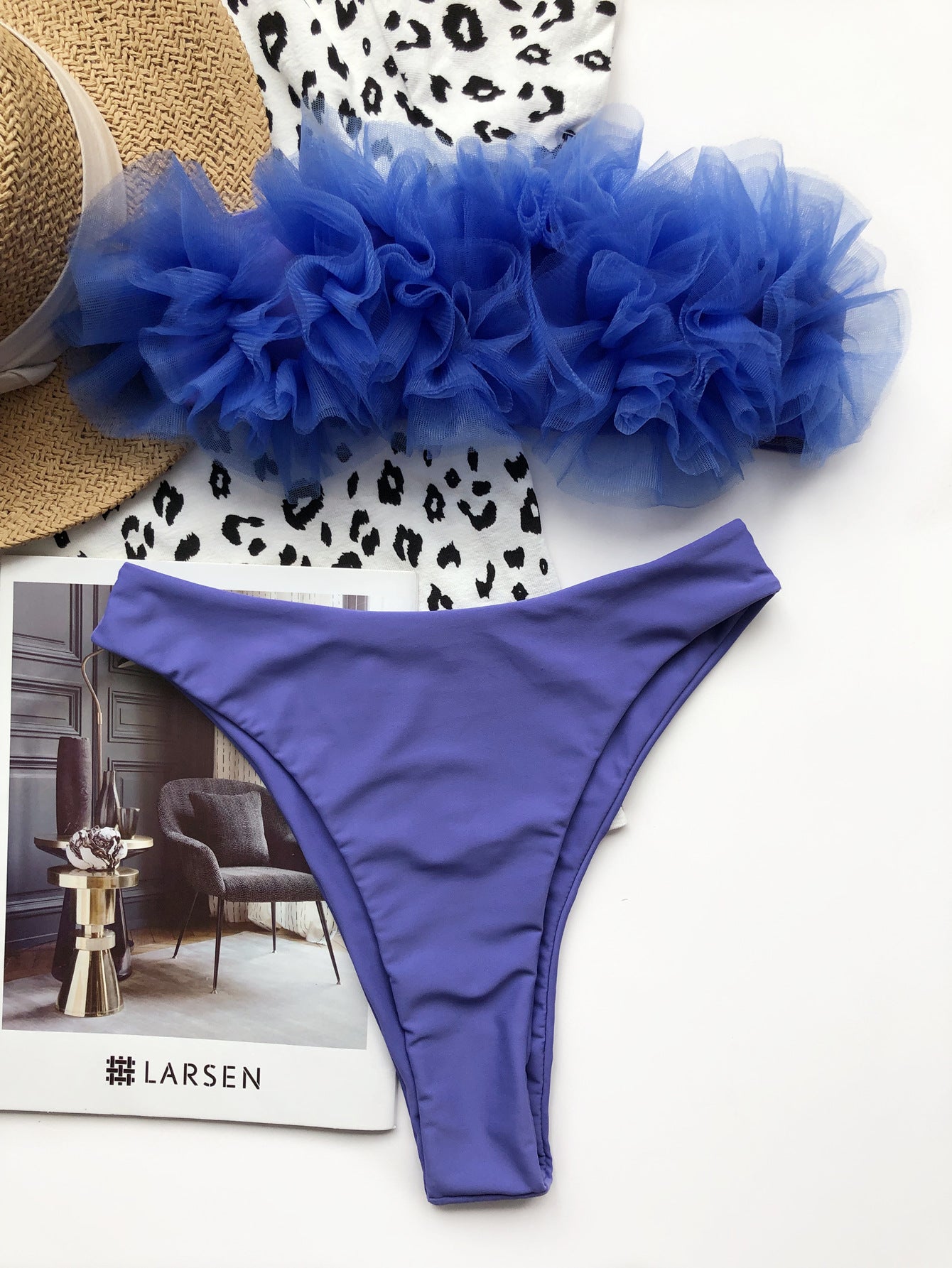 Bandeau-Bikini aus Tüll mit Rüschen 