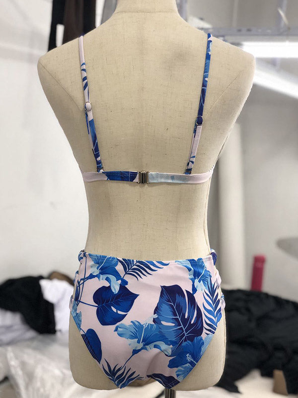 Bikini-Badeanzug mit Blumenmuster, hohlen Dreiecken und Schlitz 