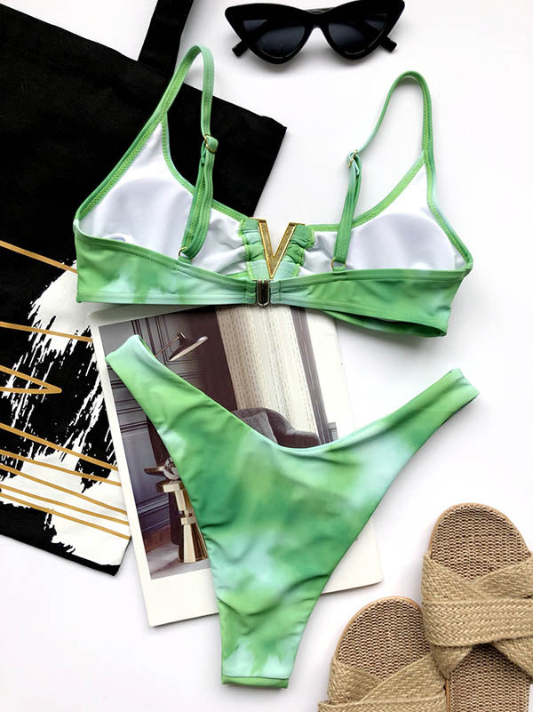 Sexy Bikini-Bademode mit Batikmuster und V-Ausschnitt 