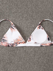 Bikini-Badeanzug mit Blumenmuster, Farbblock-Dreiecken und Schlitz 