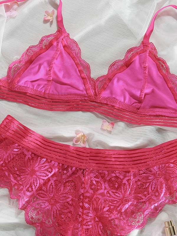 Dessous mit Blumenmuster und Dreiecken aus Spitze 