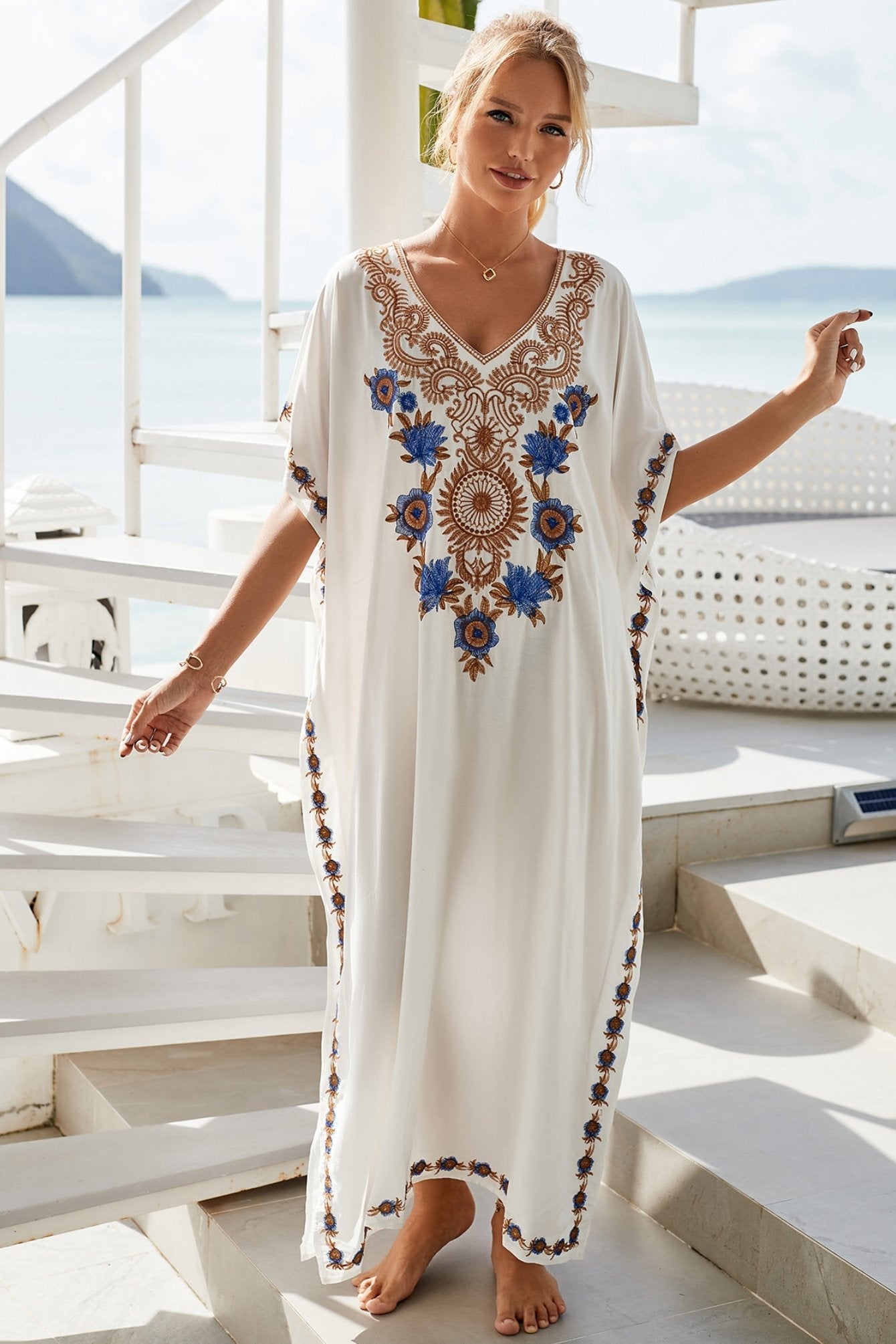 Maxi-Kaftan mit „Gene“-Stickerei 