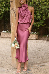 Hochgeschlossenes, drapiertes Satin-Maxikleid mit elastischer Taille von Perfectly Yours